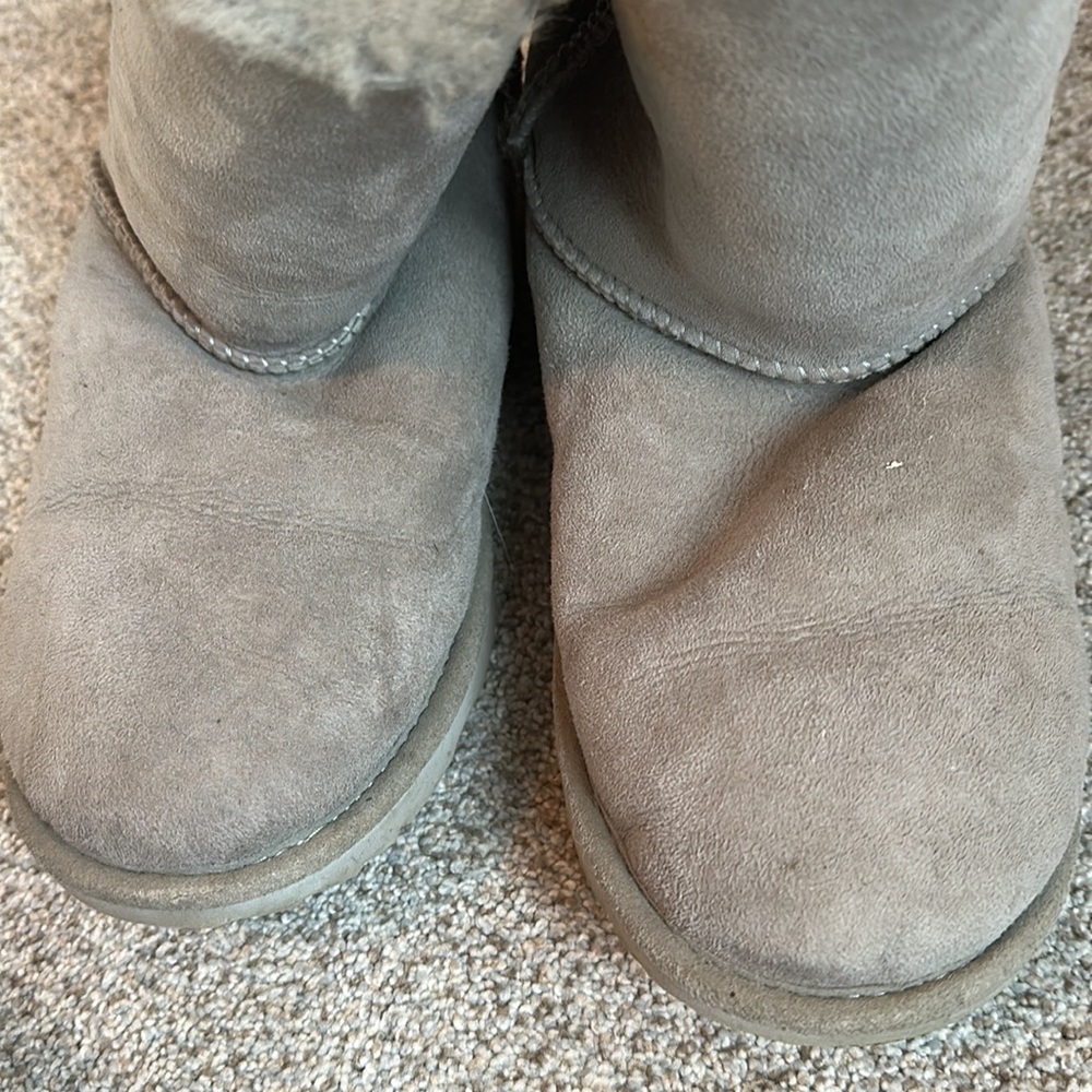 Grey Ugg Boots With Bows On Side - image 7